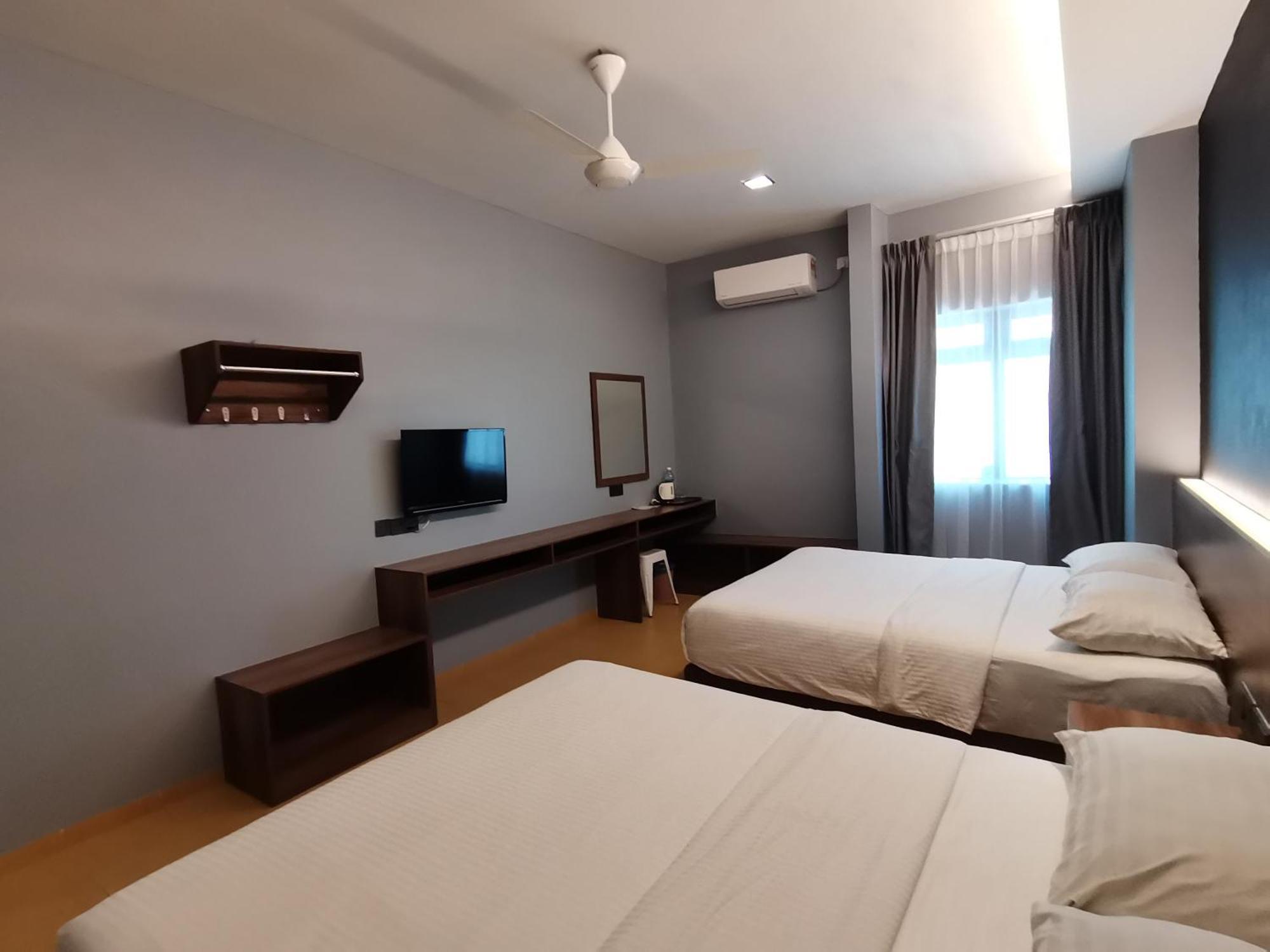 Lumut Hotel 2*